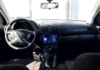 Подержанный автомобиль Toyota Avensis Sedan 2006 года (17 фото)
