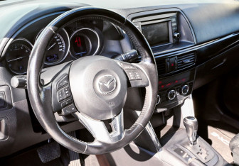 Подержанный автомобиль Mazda CX-5 2012 года (15 фото)