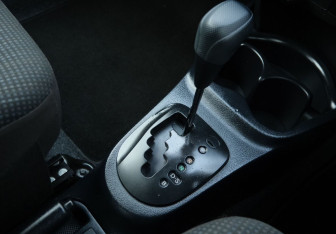 Подержанный автомобиль Toyota Vitz 2018 года (13 фото)