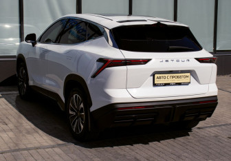 Подержанный автомобиль Jetour Dashing 2024 года (3 фото)