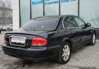 Подержанный автомобиль Hyundai Sonata 2008 года (5 фото)