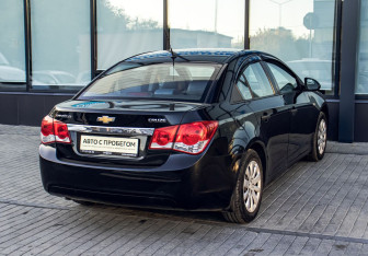Подержанный автомобиль Chevrolet Cruze Sedan 2012 года (5 фото)