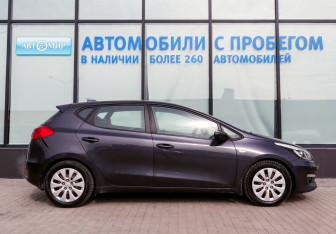Подержанный автомобиль Kia Ceed Hatchback 2017 года (6 фото)
