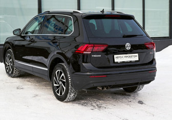 Подержанный автомобиль Volkswagen Tiguan 2018 года (3 фото)