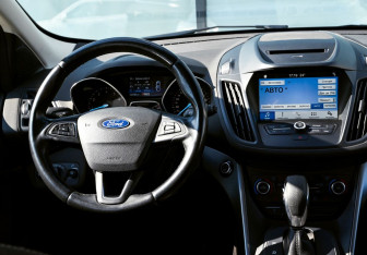 Подержанный автомобиль Ford Kuga 2019 года (20 фото)