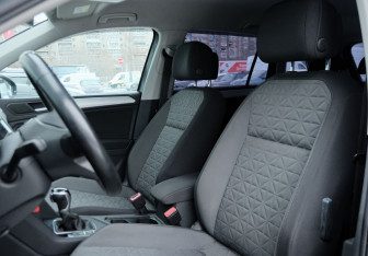 Подержанный автомобиль Volkswagen Tiguan 2021 года (17 фото)