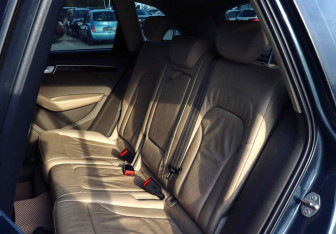 Подержанный автомобиль Audi Q5 2011 года (18 фото)