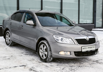 Подержанный автомобиль Skoda Octavia Liftback 2009 года (7 фото)