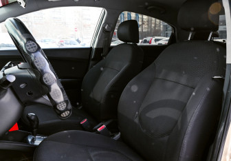 Подержанный автомобиль Kia Rio Sedan 2012 года (16 фото)