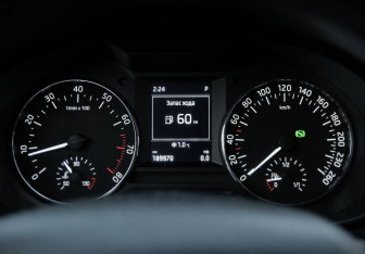 Подержанный автомобиль Skoda Octavia Liftback 2014 года (17 фото)