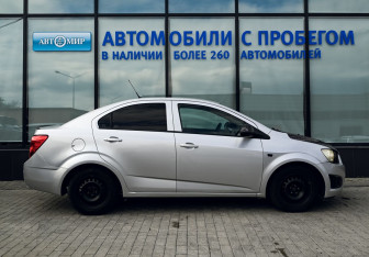 Подержанный автомобиль Chevrolet Aveo Sedan 2012 года (6 фото)