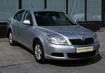 Подержанный автомобиль Skoda Octavia Liftback 2012 года (7 фото)