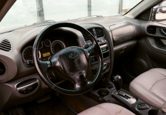 Подержанный автомобиль Hyundai Santa Fe 2007 года (13 фото)