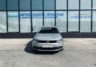 Подержанный автомобиль Volkswagen Jetta Sedan 2014 года (8 фото)