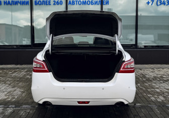 Подержанный автомобиль Nissan Teana 2014 года (21 фото)