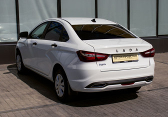 Подержанный автомобиль LADA (ВАЗ) Vesta Sedan 2023 года (3 фото)