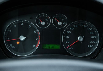 Подержанный автомобиль Ford C-MAX 2006 года (16 фото)