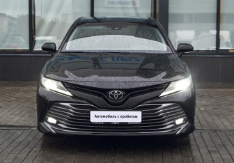 Подержанный автомобиль Toyota Camry Sedan 2019 года (8 фото)