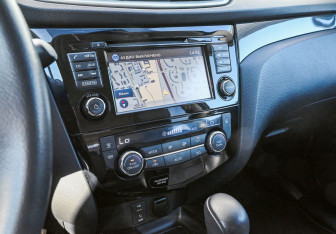 Подержанный автомобиль Nissan X-Trail 2015 года (11 фото)