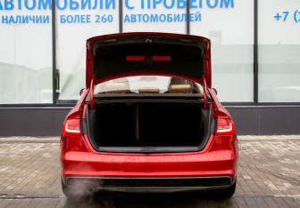 Подержанный автомобиль Audi A4 Sedan 2013 года (20 фото)