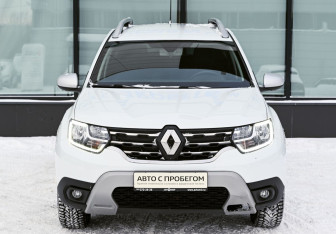 Подержанный автомобиль Renault Duster 2022 года (8 фото)