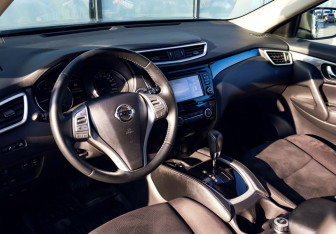 Подержанный автомобиль Nissan X-Trail 2017 года (14 фото)