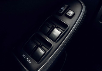 Подержанный автомобиль Toyota Avensis Sedan 2008 года (12 фото)