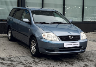 Подержанный автомобиль Toyota Corolla Wagon 2003 года (7 фото)