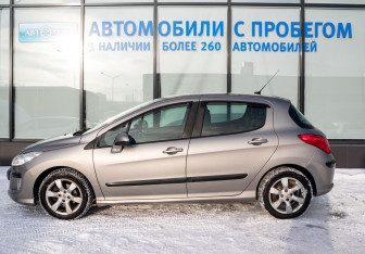 Подержанный автомобиль Peugeot 308 Hatchback 2010 года (2 фото)