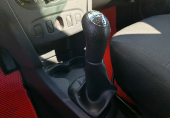 Подержанный автомобиль Renault Logan Sedan 2016 года (12 фото)