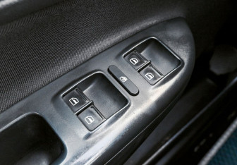 Подержанный автомобиль Skoda Octavia Liftback 2011 года (10 фото)