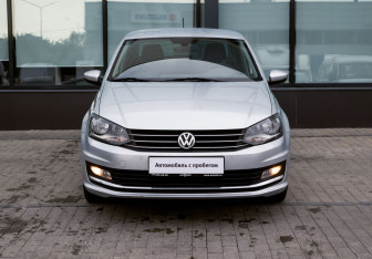 Подержанный автомобиль Volkswagen Polo Sedan 2016 года (8 фото)