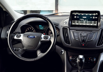 Подержанный автомобиль Ford Kuga 2015 года (21 фото)