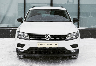 Подержанный автомобиль Volkswagen Tiguan 2019 года (8 фото)