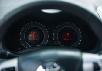 Подержанный автомобиль Toyota Auris Hatchback 2012 года (17 фото)