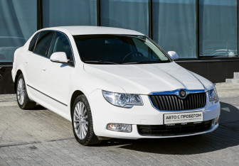 Подержанный автомобиль Skoda Superb Liftback 2011 года (7 фото)