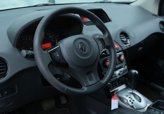Подержанный автомобиль Renault Koleos 2011 года (9 фото)