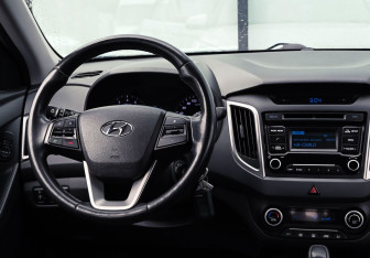 Подержанный автомобиль Hyundai Creta 2017 года (13 фото)