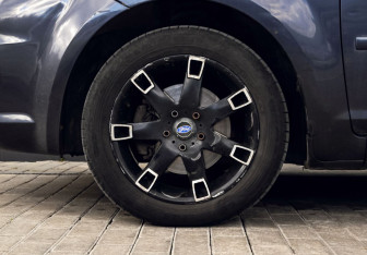 Подержанный автомобиль Ford C-MAX 2007 года (20 фото)