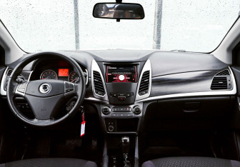 Подержанный автомобиль SsangYong Actyon 2014 года (18 фото)