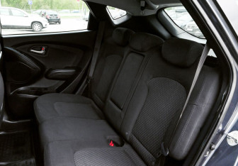 Подержанный автомобиль Hyundai ix35 2010 года (16 фото)