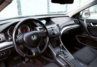 Подержанный автомобиль Honda Accord Sedan 2011 года (16 фото)