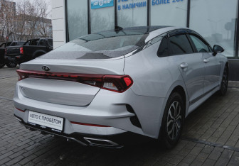 Подержанный автомобиль Kia K5 2021 года (5 фото)
