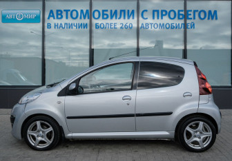 Подержанный автомобиль Peugeot 107 2012 года (2 фото)