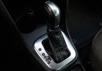 Подержанный автомобиль Volkswagen Polo Sedan 2014 года (14 фото)