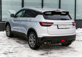 Подержанный автомобиль Geely Coolray 2021 года (3 фото)