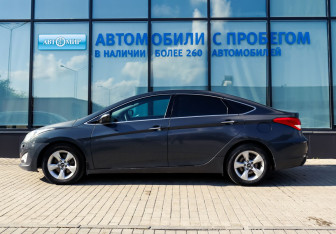 Подержанный автомобиль Hyundai i40 Sedan 2013 года (2 фото)