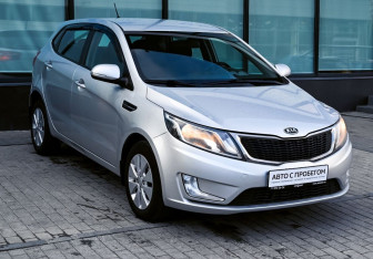 Подержанный автомобиль Kia Rio Hatchback 2013 года (7 фото)