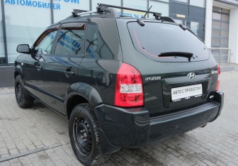 Подержанный автомобиль Hyundai Tucson 2008 года (3 фото)