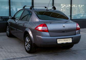 Подержанный автомобиль Renault Megane Sedan 2008 года (3 фото)